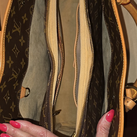 Louis Vuitton Rivoli Monogram Briefcase - Picture 10 of 17